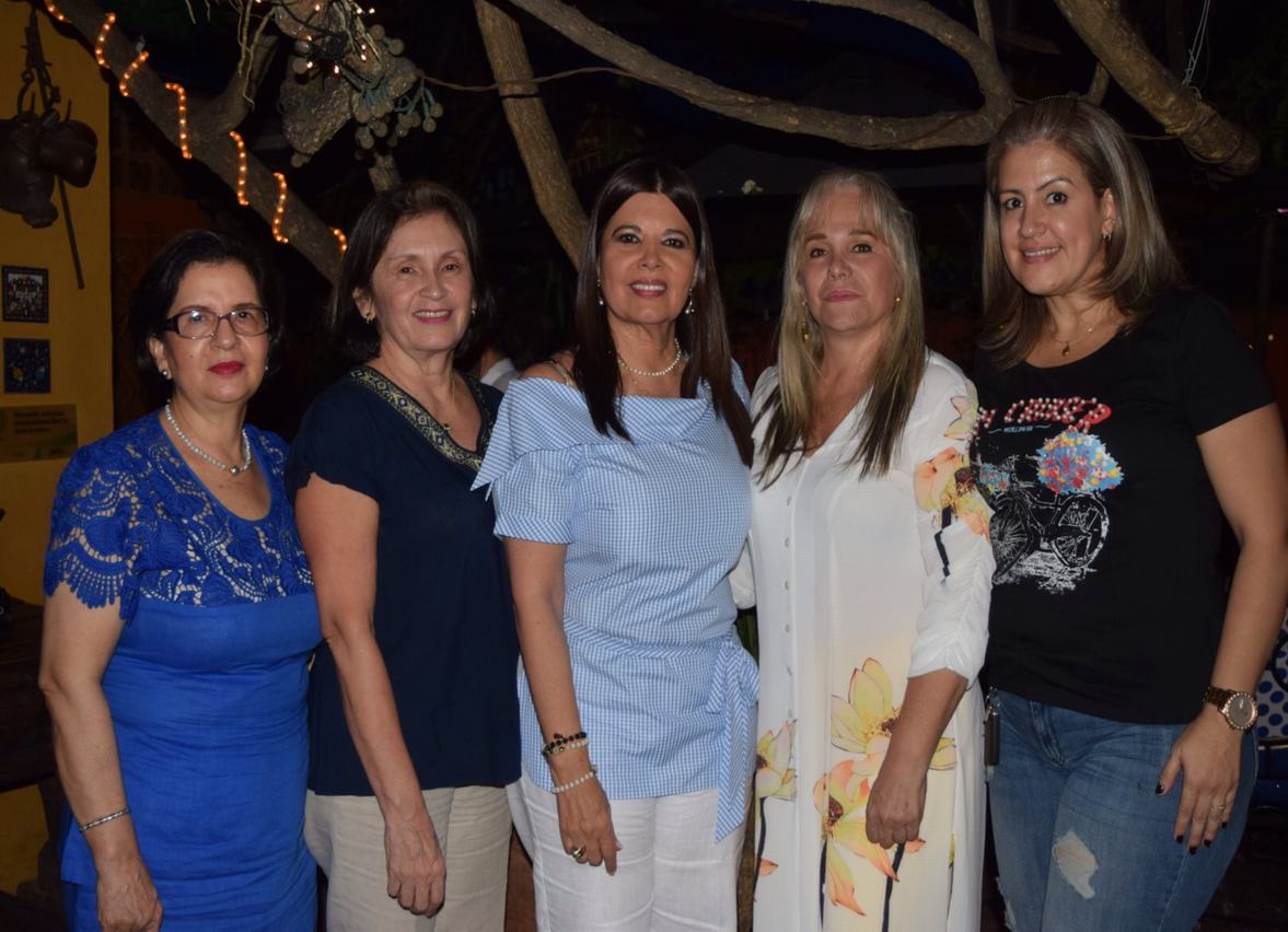 Lidia Aya, Constanza Arias, Flora Perdomo,  María Piedad Botero y Johana Rojas.